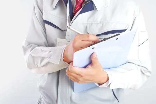 ハウスメーカーの外壁塗装は高い？専門業者との違いを解説